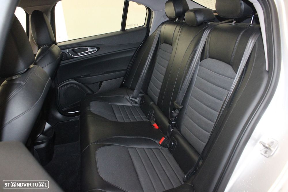 Alfa Romeo Giulia 2.2 D - 35