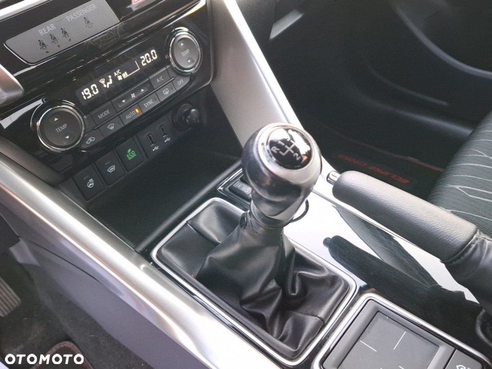 Mitsubishi Eclipse Cross 1.5 T GPF Intense - 14