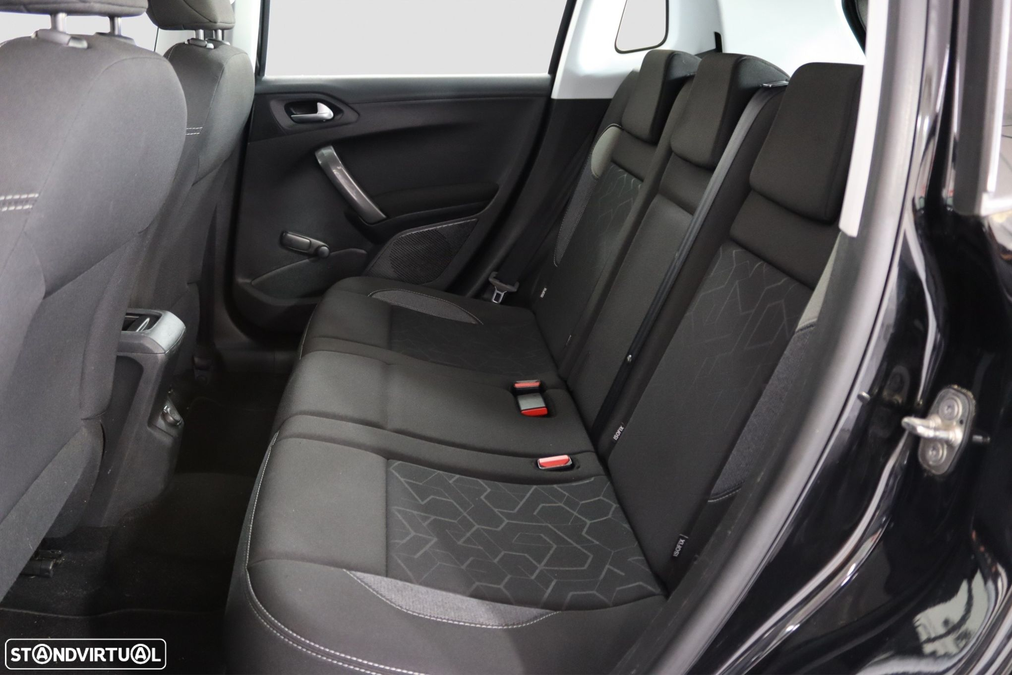 Peugeot 2008 - 12