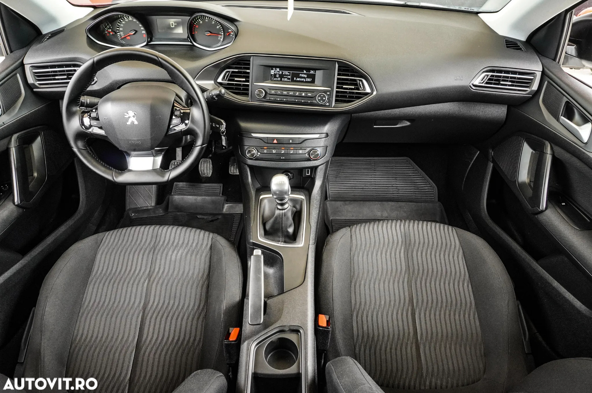 Peugeot 308 1.2 L PureTech Turbo S&S Active - 8