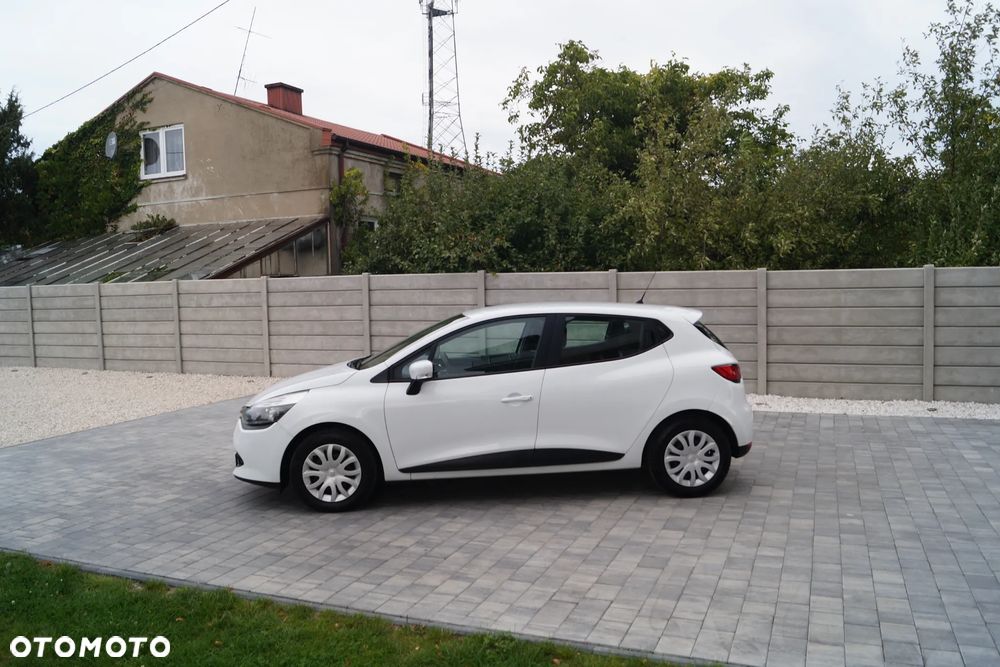 Renault Clio 1.2 16V 75 LIMITED - 27