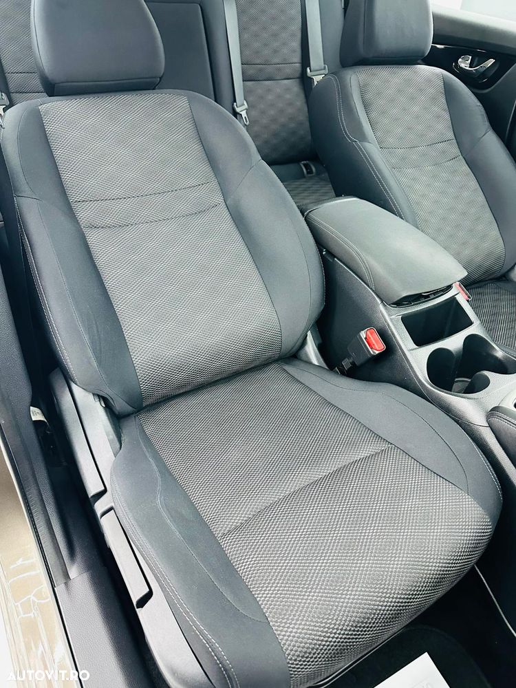 Nissan Qashqai 1.5 DCI N-Connecta - 23