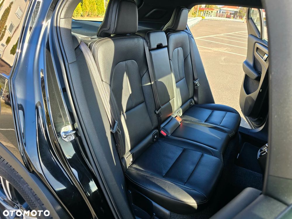 Volvo XC 40 T4 R-Design - 14