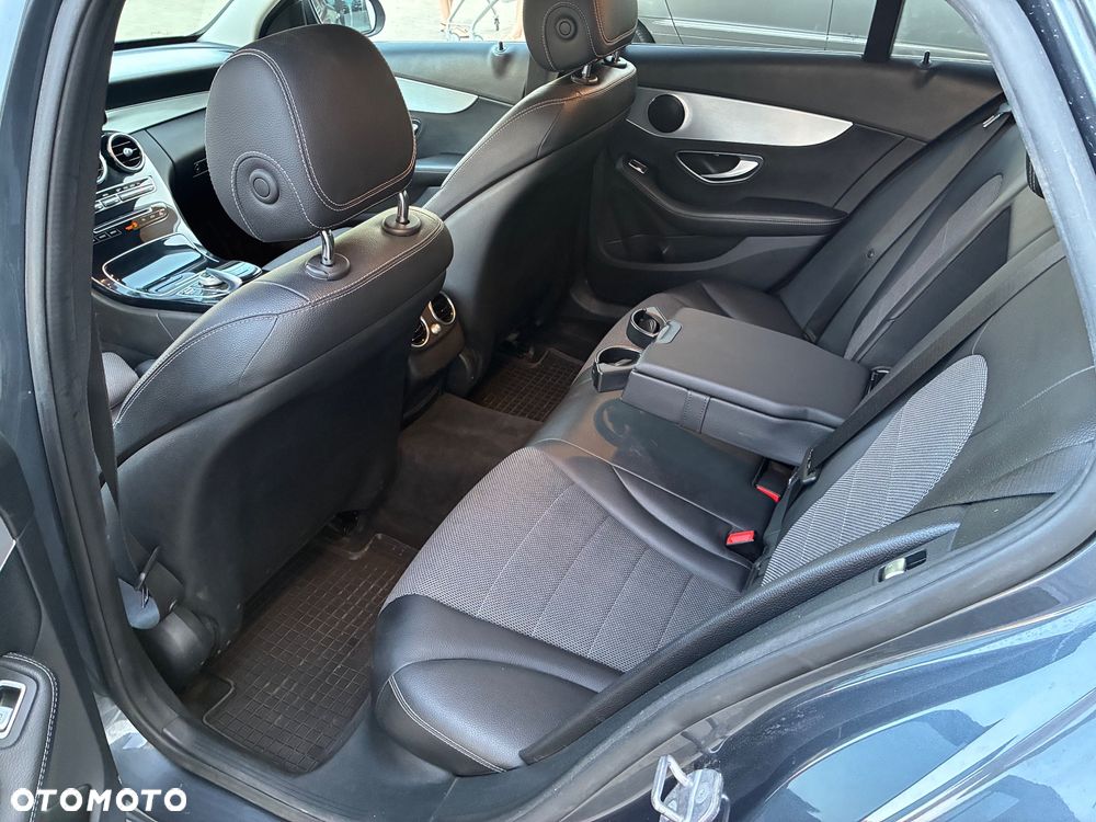 Mercedes-Benz Klasa C 220 d 4Matic 7G-TRONIC Avantgarde - 9
