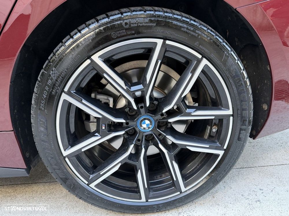 BMW i4 eDrive40 Pack Desportivo M - 19