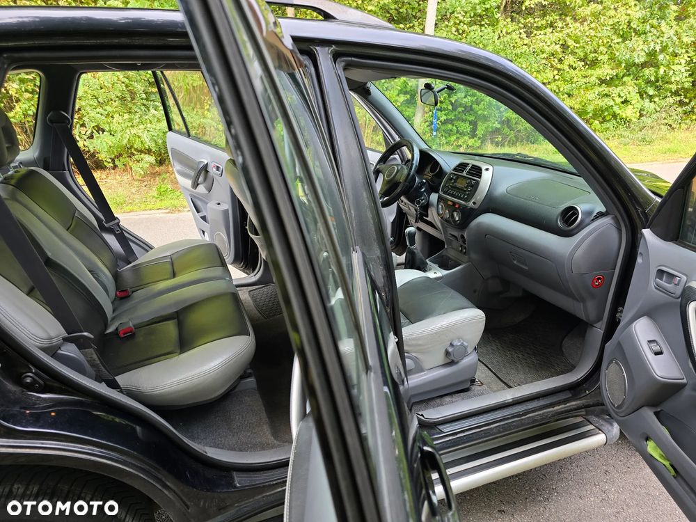 Toyota RAV4 D-4D 4x4 - 19