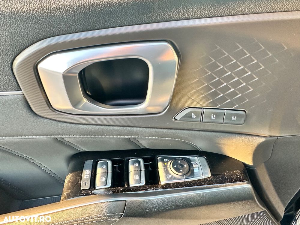 Kia Sorento 1.6 T-GDI HEV 6AT 4x2 7P Premium+ - 18