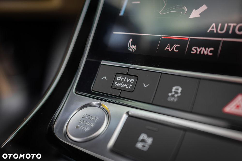 Audi Q8 55 TFSI mHEV Quattro Tiptronic - 33