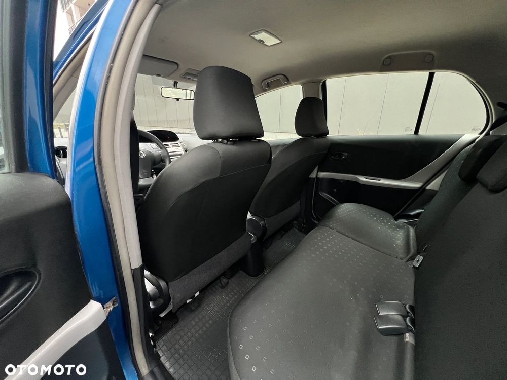Toyota Yaris - 15
