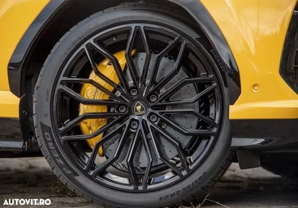 Lamborghini URUS - 11