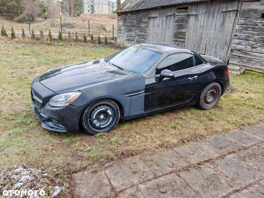 Mercedes-Benz SLC - 1