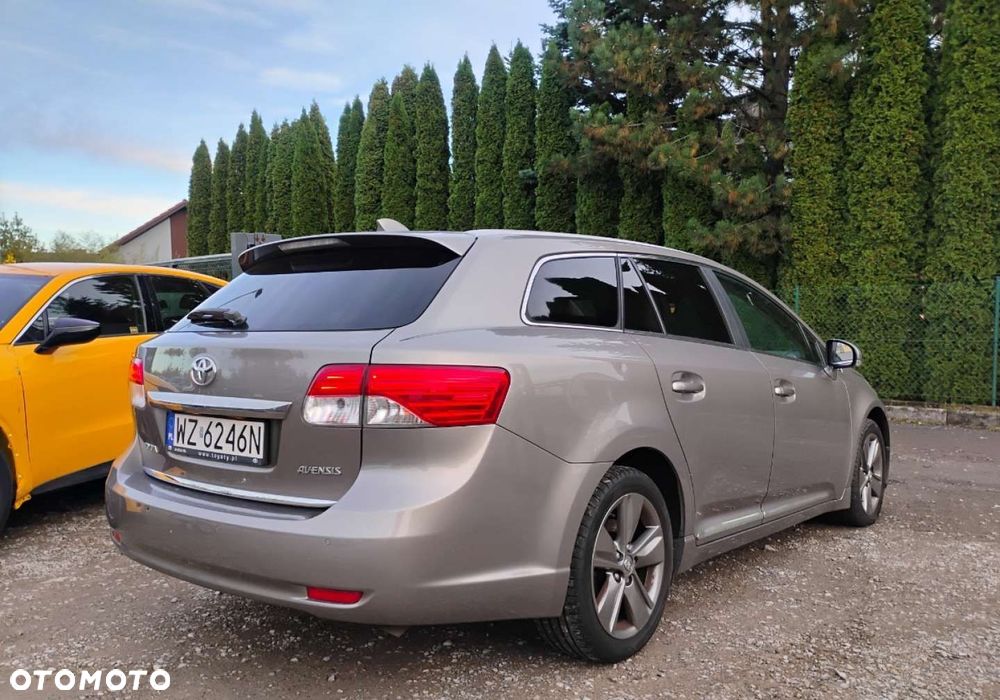Toyota Avensis - 5
