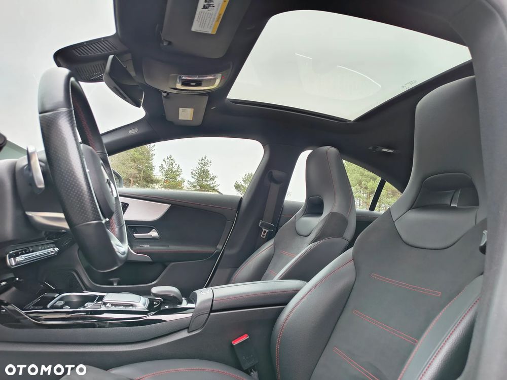 Mercedes-Benz CLA AMG 35 4Matic B AMG Speedshift 7G-DCT - 18