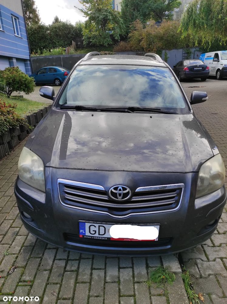 Toyota Avensis - 1
