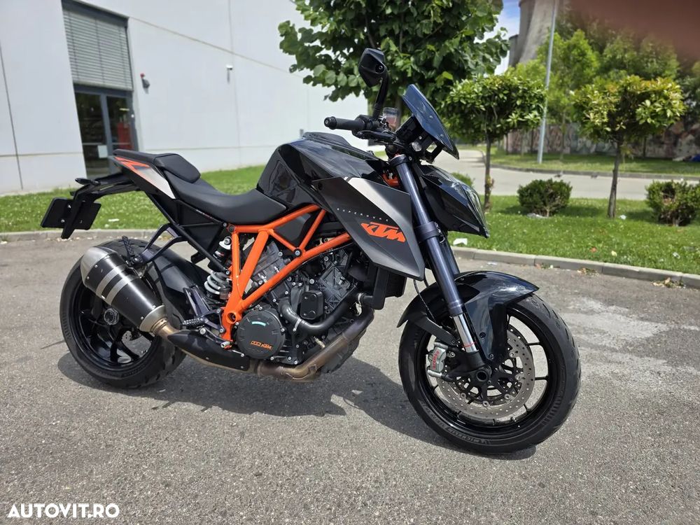 KTM 1290 Super Duke R - 4