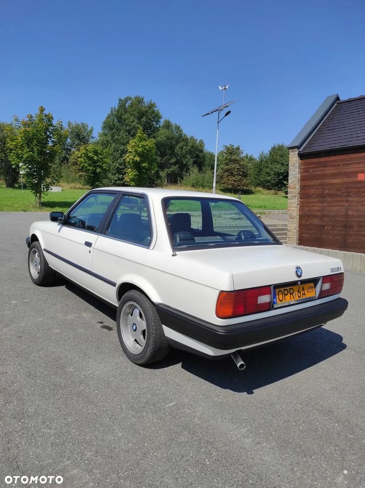 BMW Seria 3 318i - 1