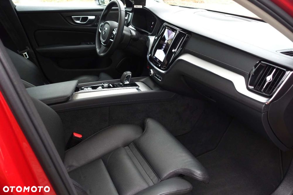 Volvo S60 B5 B AWD Ultimate Dark - 10