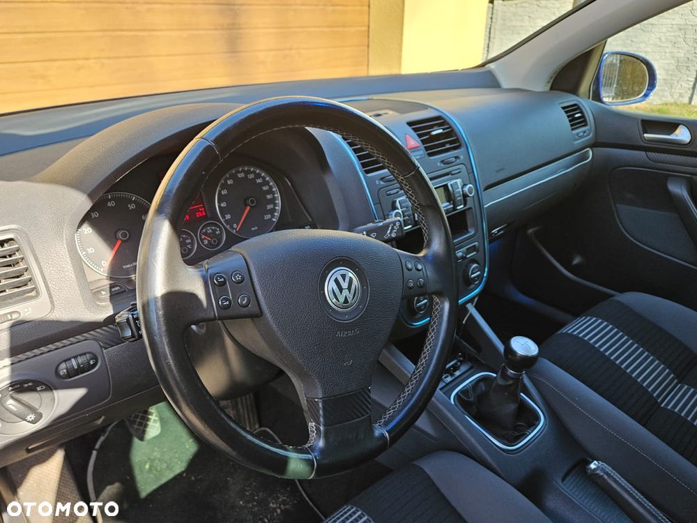 Volkswagen Golf - 17