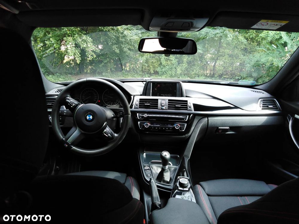 BMW Seria 3 318d Sport Line - 13