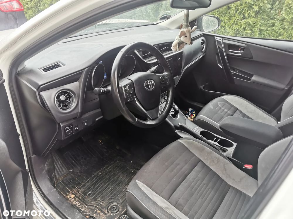 Toyota Auris Hybrid 135 Dynamic - 3