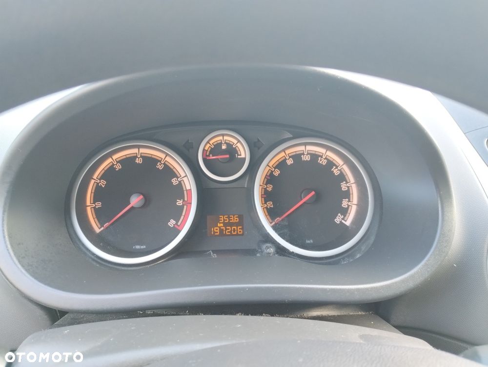 Opel Corsa - 8
