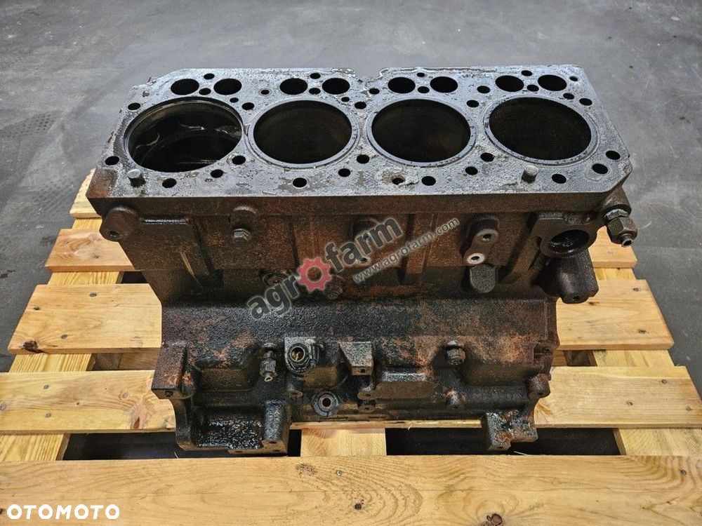 Blok silnika John Deere 6105M, 6125M, 6115R - 3