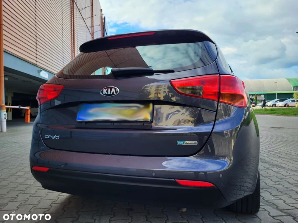 Kia Ceed 1.6 CRDi 136 ISG Edition 7 - 22