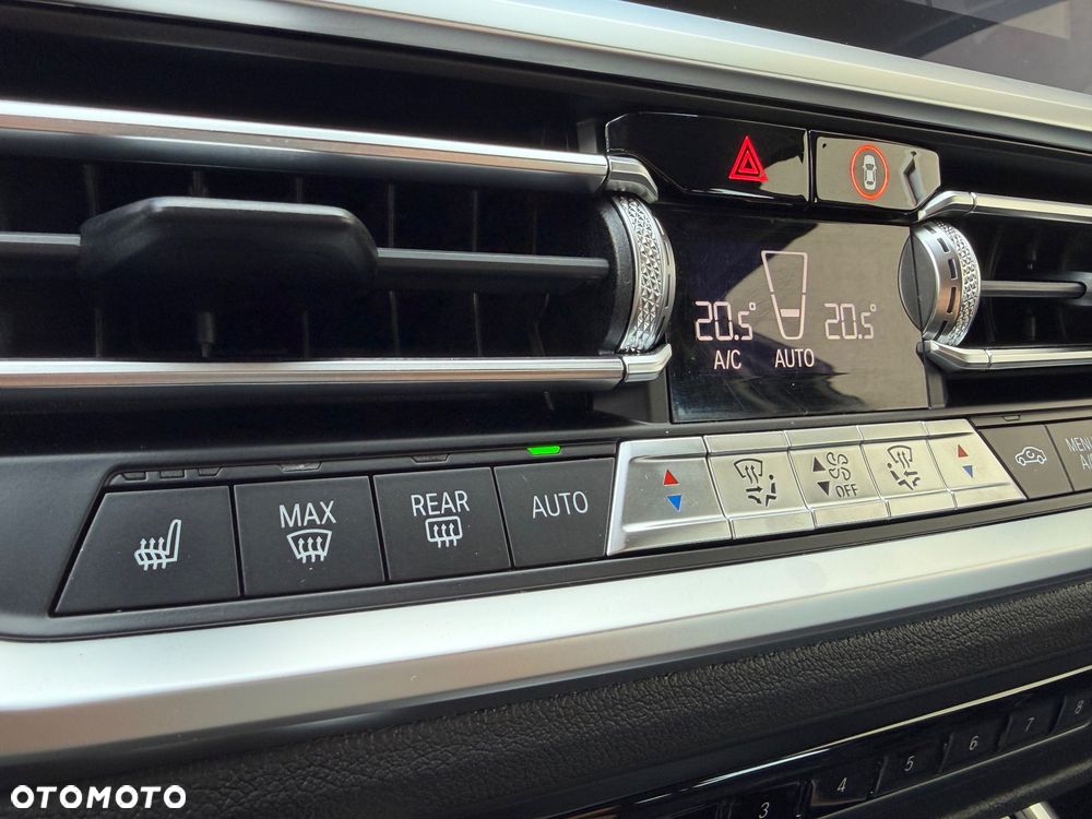 BMW Seria 3 318i Sport Line - 24