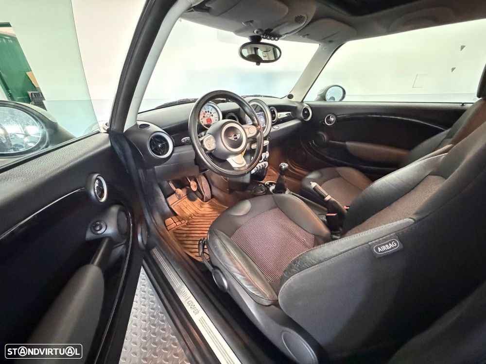 MINI Clubman Cooper D - 12