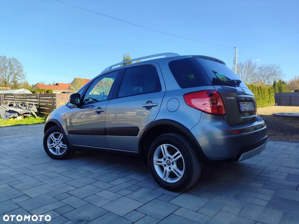Suzuki SX4 Classic 1.6 VVT 4x4 Comfort - 3