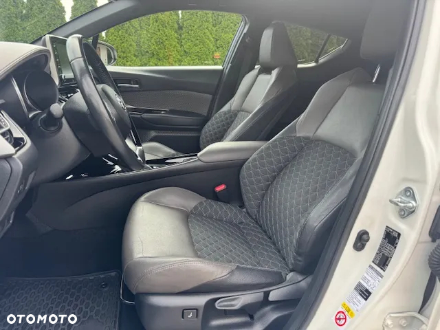 Toyota C-HR - 9