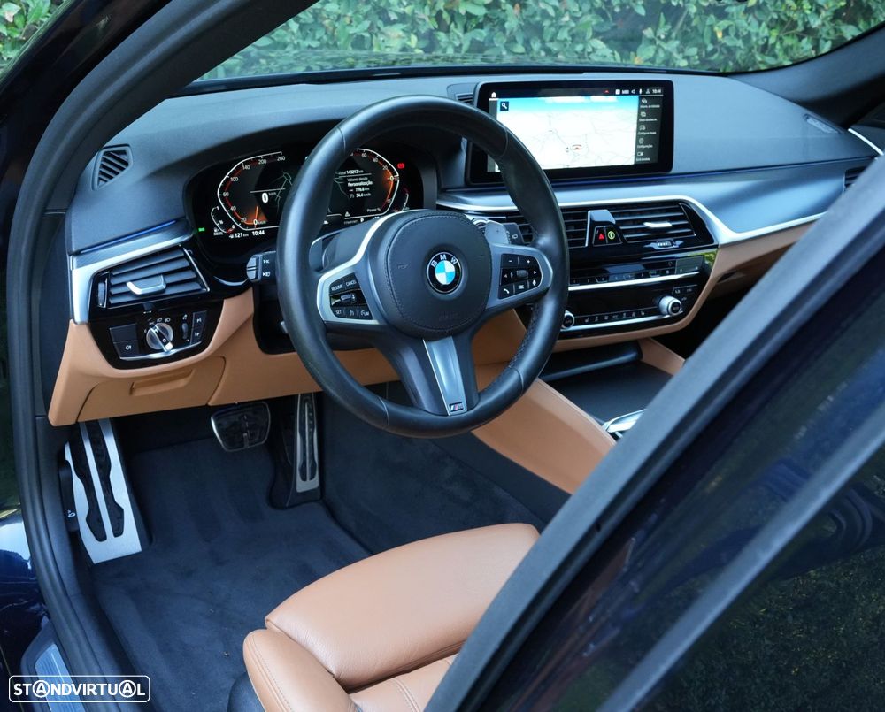 BMW 520 d Pack Desportivo M Auto - 38