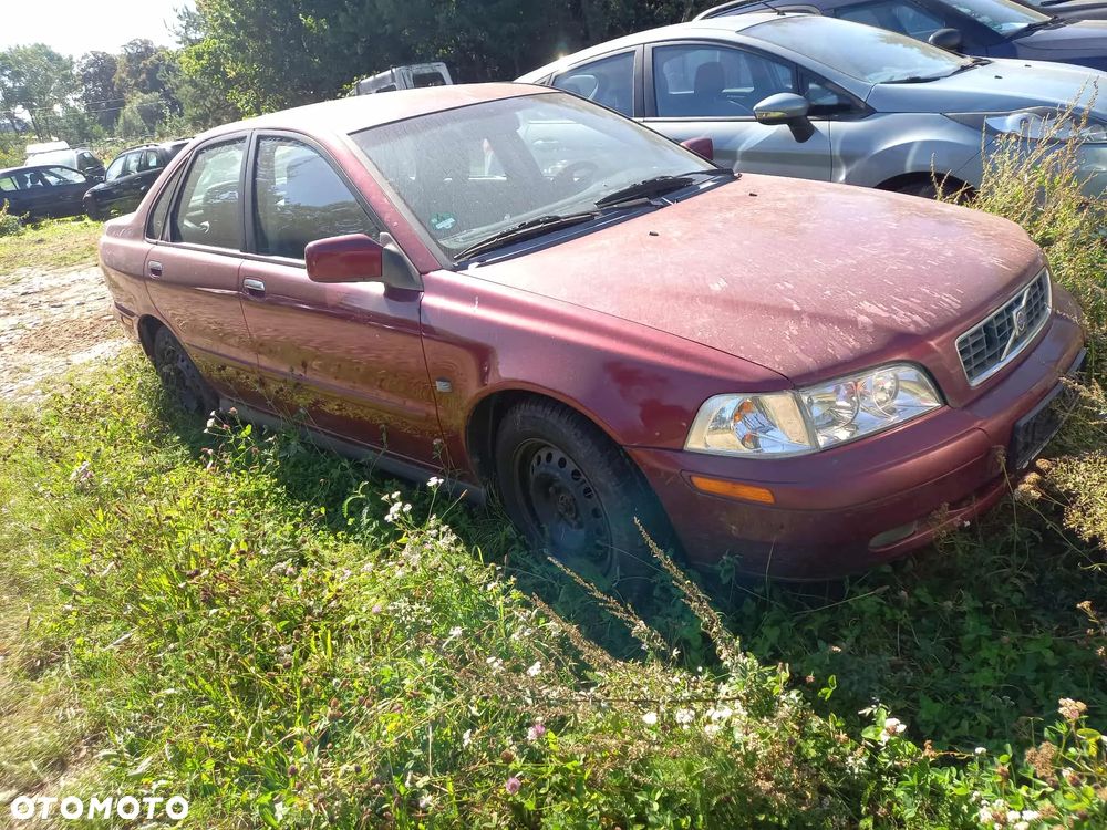 Części Volvo  S40 1.6 benzyna  sedan  5 - drzwi - 4