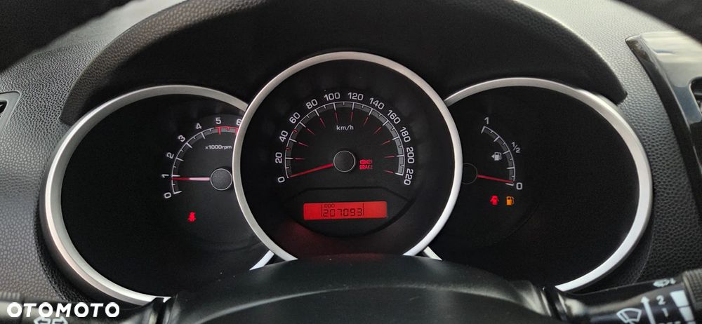 Kia Venga 1.6 CRDi 128 ISG Vision - 24