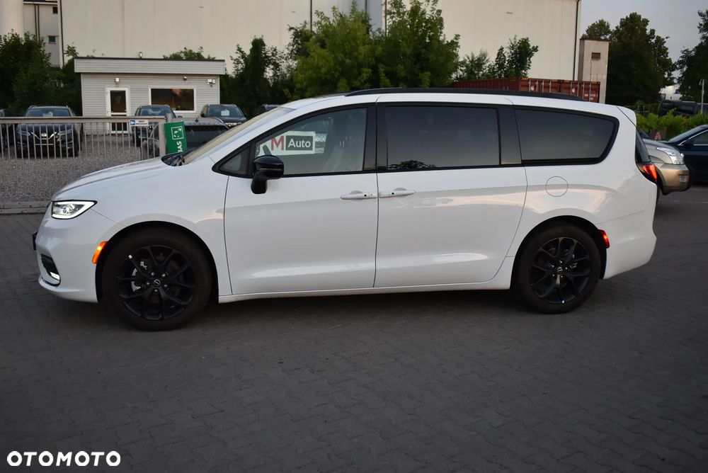 Chrysler Pacifica - 8