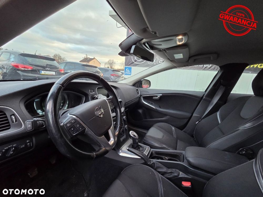 Volvo V40 - 25