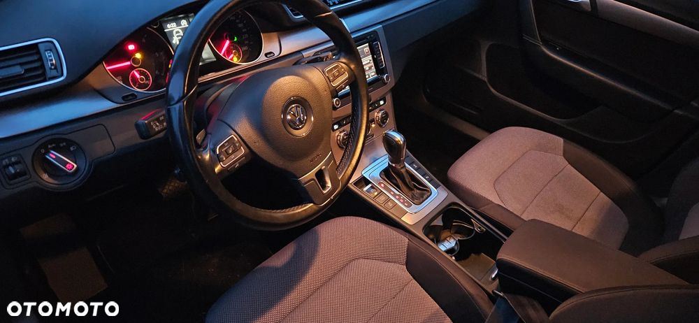 Volkswagen Passat 2.0 TDI Comfortline Optimum DSG - 2