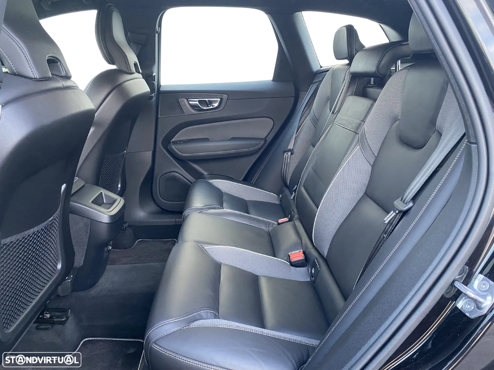 Volvo XC 60 2.0 D4 R-Design Geartronic - 8