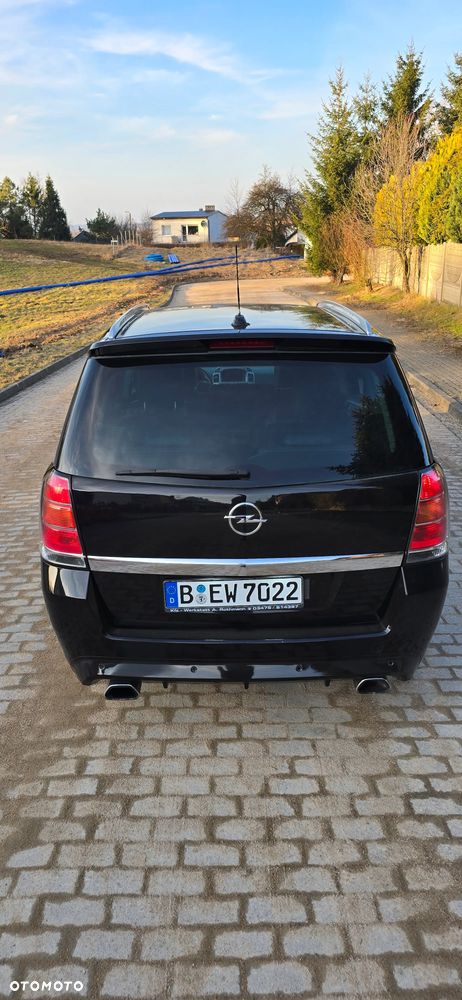 Opel Zafira 2.0 T OPC - 10