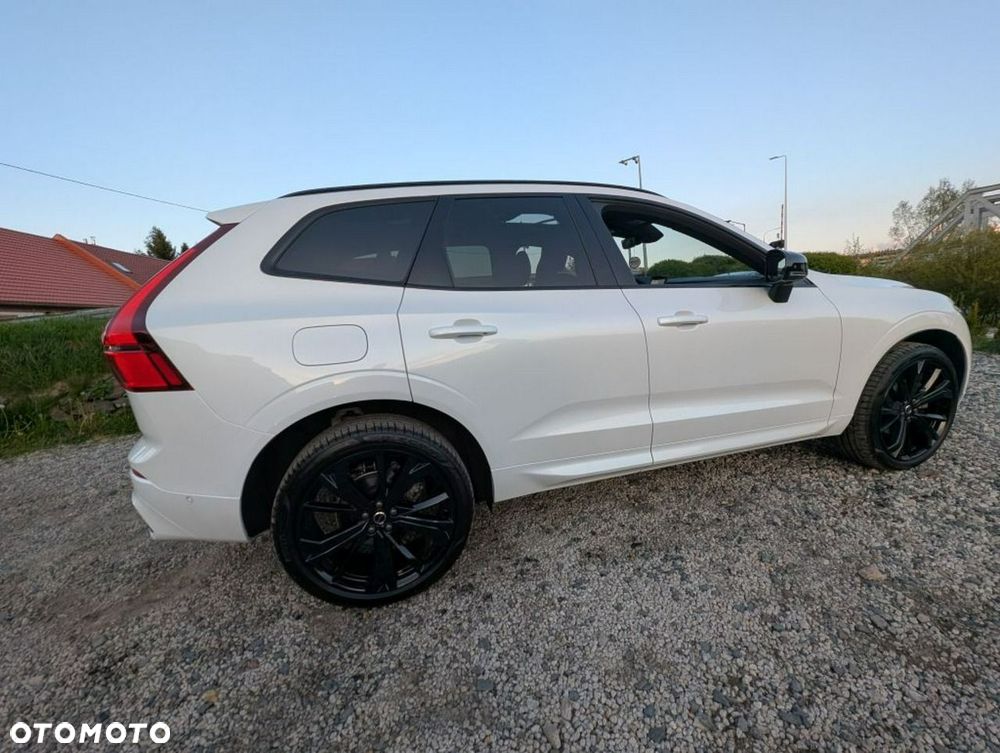 Volvo XC 60 B5 B AWD Plus Dark - 4