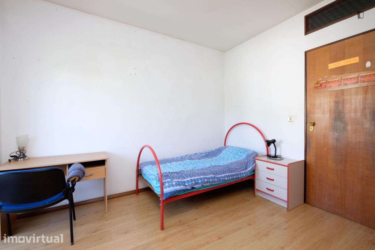 Quarto - localizado em Cidral Coimbra - Grande imagem: 4/21