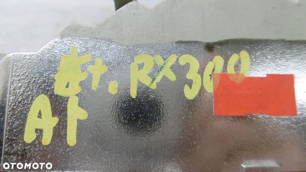 TRZECIE ŚWIATŁO STOP KLAPY LEXUS RX I RX300 1998R- - 4