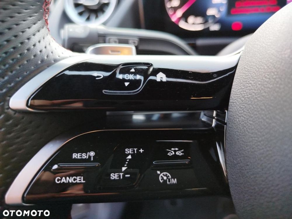 Mercedes-Benz GLA - 26