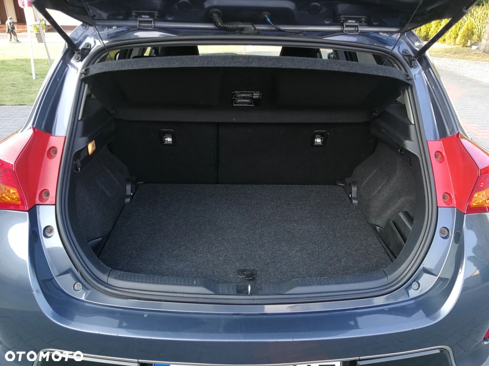 Toyota Auris 1.4 D-4D Premium Comfort - 7