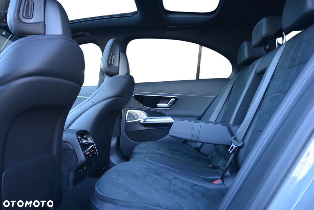 Mercedes-Benz Klasa E 220 d mHEV 4-Matic AMG 9G-Tronic - 9