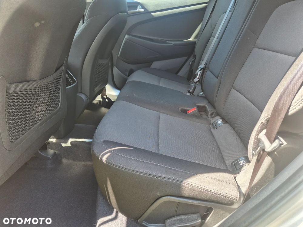 Hyundai Tucson 1.6 GDi 2WD Pure - 27