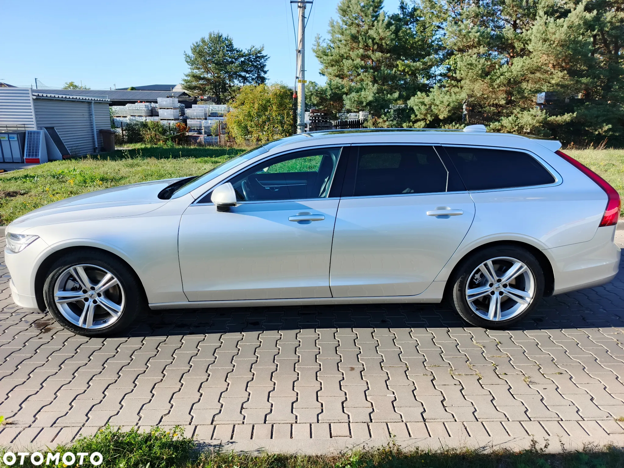 Volvo V90 D5 AWD Momentum - 8
