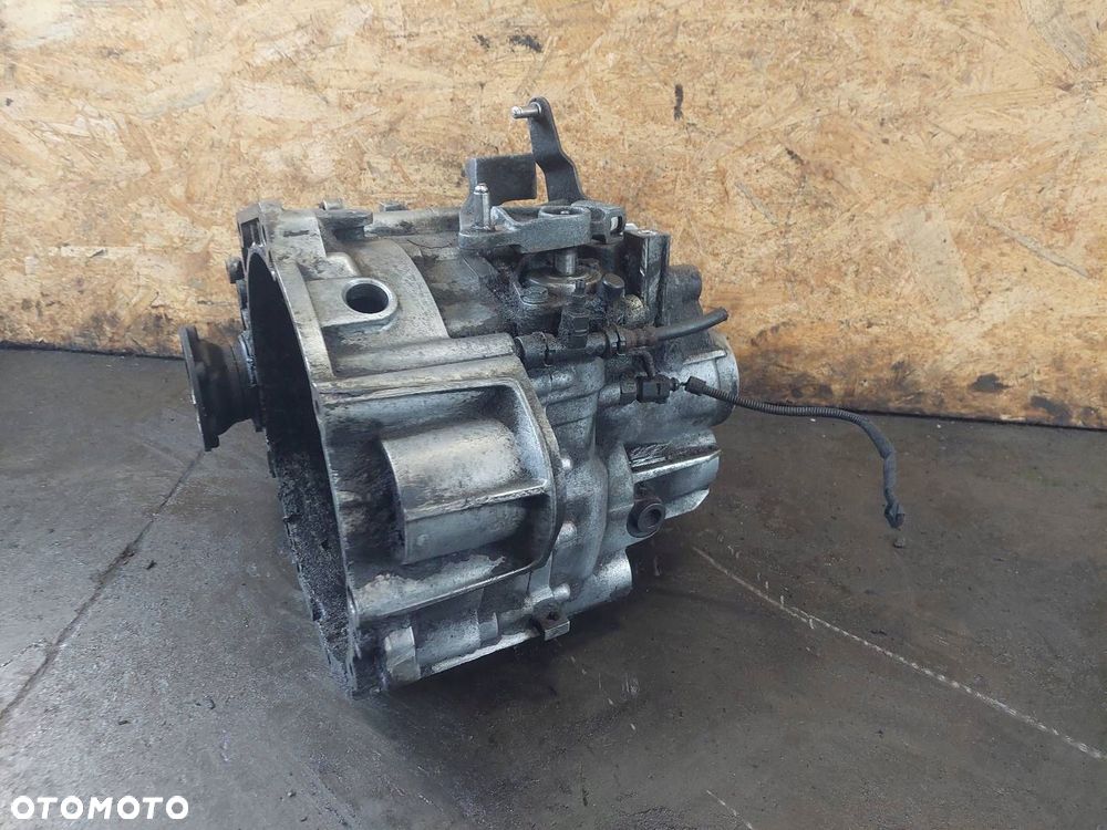 SKRZYNIA BIEGÓW VOLKSWAGEN PASSAT B6 2.0 TDI MANUAL 6 BIEGÓW HDV - 2