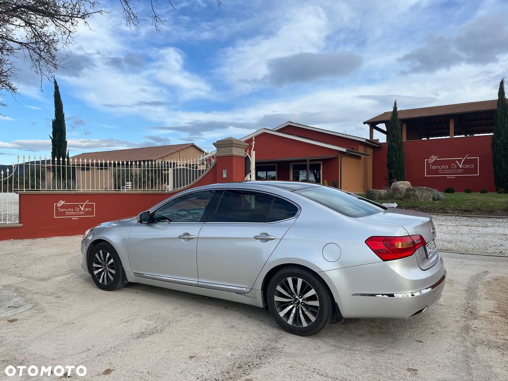 Kia Cadenza - 2