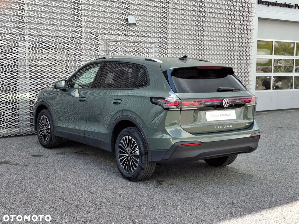 Volkswagen Tiguan - 10